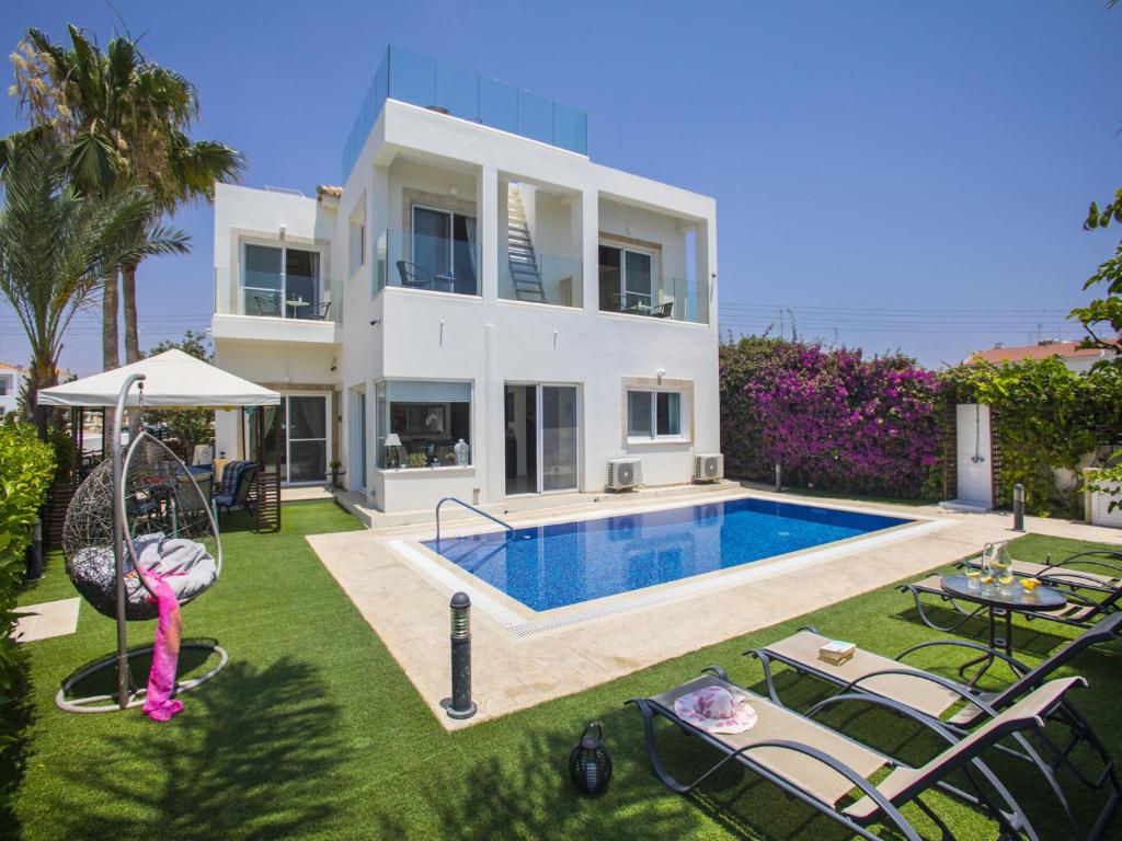 You and Your Family will Love this 5 Star Villa with Private Pool, Ayia Napa Villa 1373