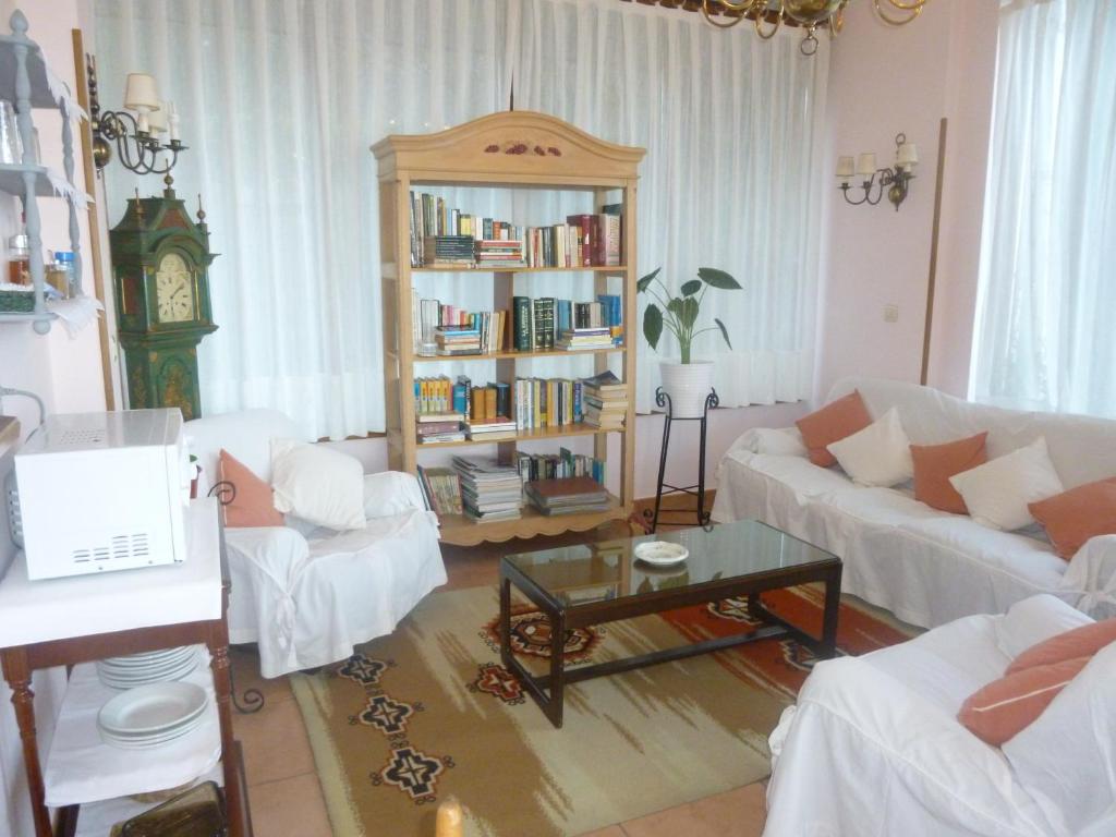 A seating area at Hotel Leku Eder
