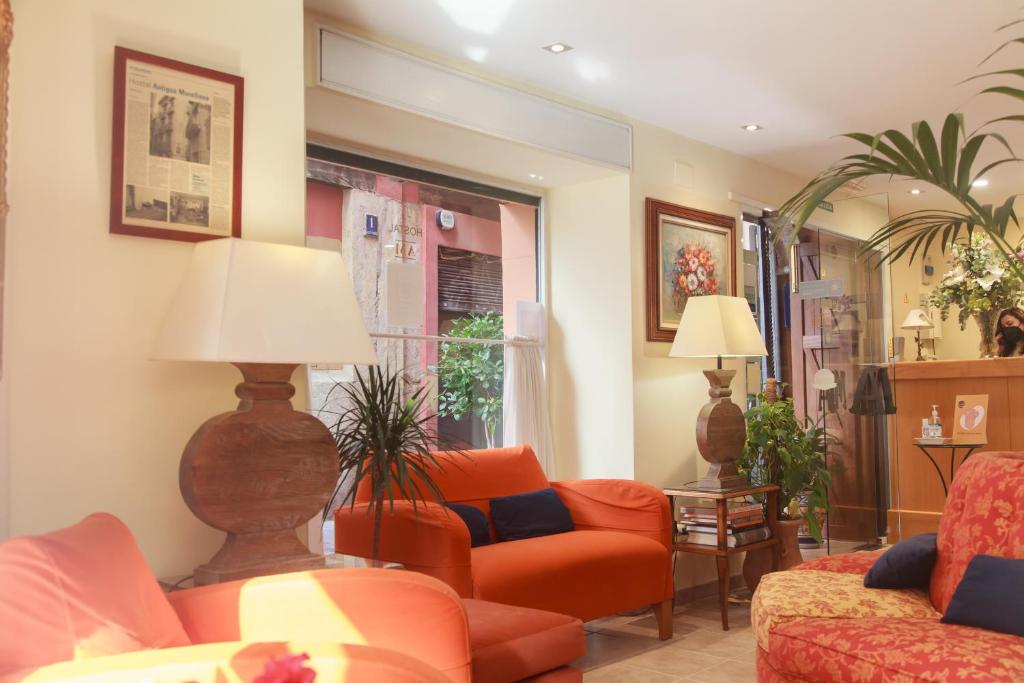 Posezení v ubytování Hostal Antigua Morellana