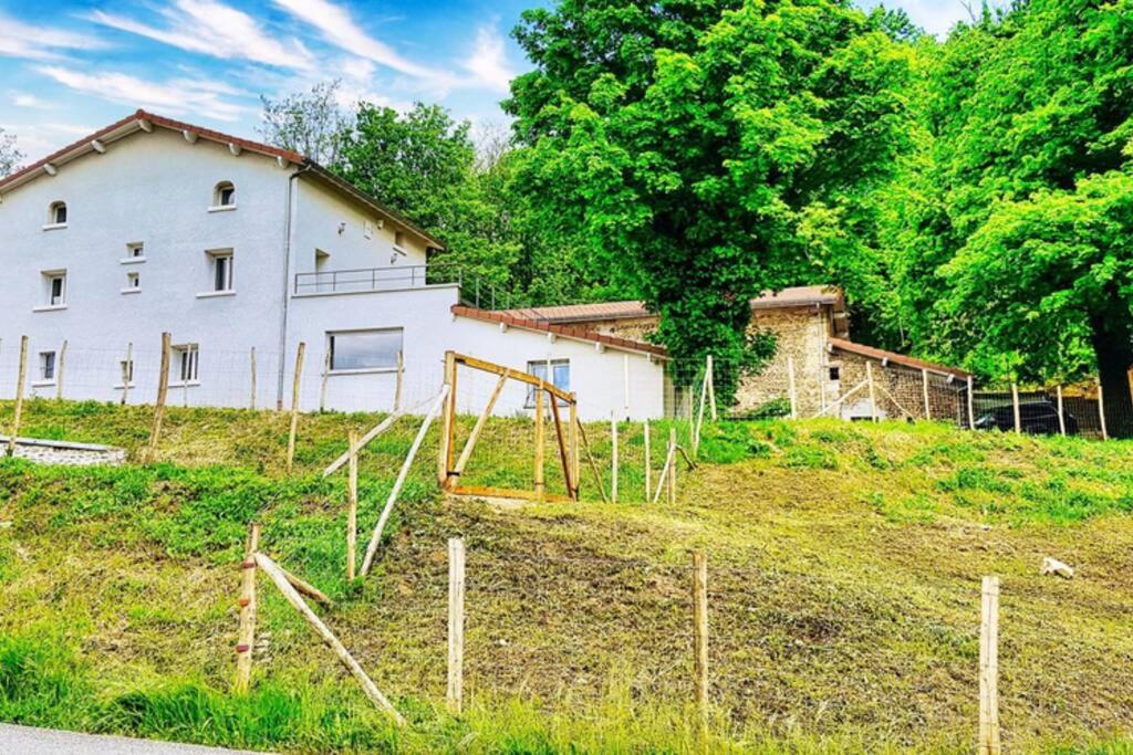 Zahrada ubytování Villa complète au calme avec vue imprenable