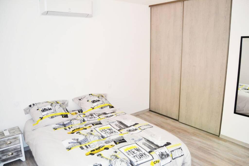 Postel nebo postele na pokoji v ubytování Villa complète au calme avec vue imprenable