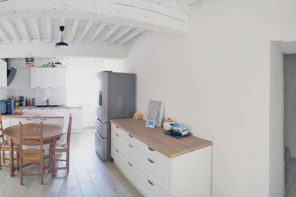 Kuchyň nebo kuchyňský kout v ubytování Villa complète au calme avec vue imprenable