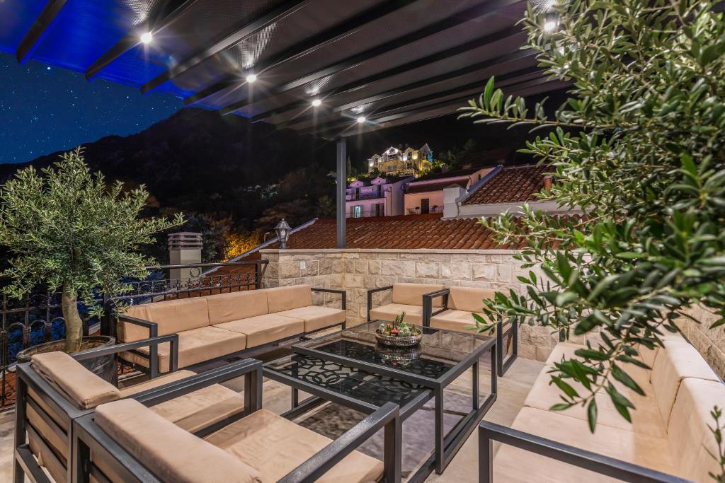 Fotografie z fotogalerie ubytování Dekaderon Lux Apartments v destinaci Kotor