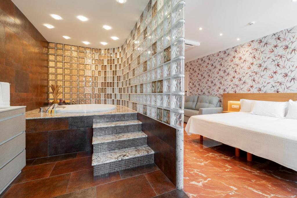 Hotel Condado - Jacuzzi privado en la habitación en Ourense