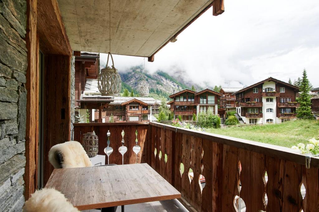 Nespecifikovaný výhled na hory nebo výhled na hory při pohledu z hotelu