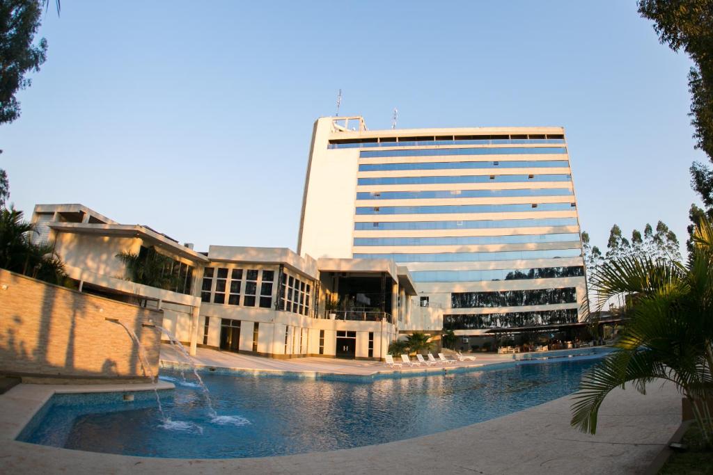 Bassein majutusasutuses Nobile Hotel Convention Ciudad Del Este või selle lähedal