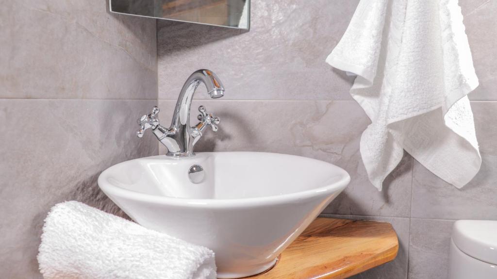 Koupelna v ubytování Spitakia-Cozy & Comfy Apartments 10minutes from the airport