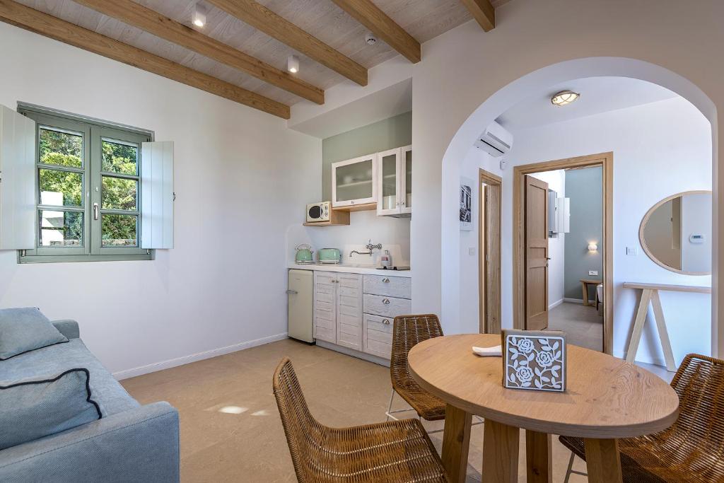 AnamneZia Luxury Suites - 7