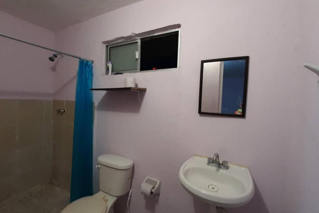 Koupelna v ubytování El Costeñito Hostal