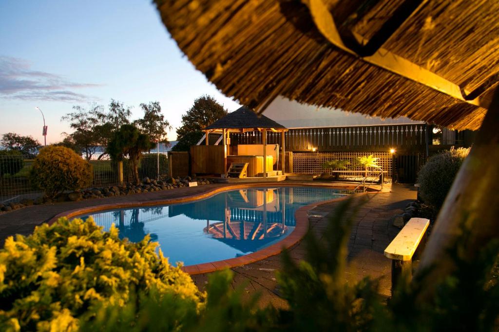 Le Chalet Suisse Motel Taupo - Resim 10