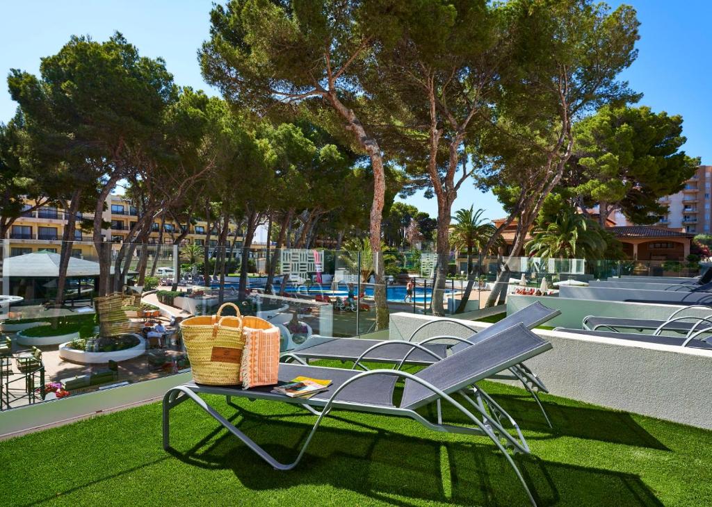 Фотография из галереи Hotel & Spa S'Entrador Playa в Кала-Ратьяде