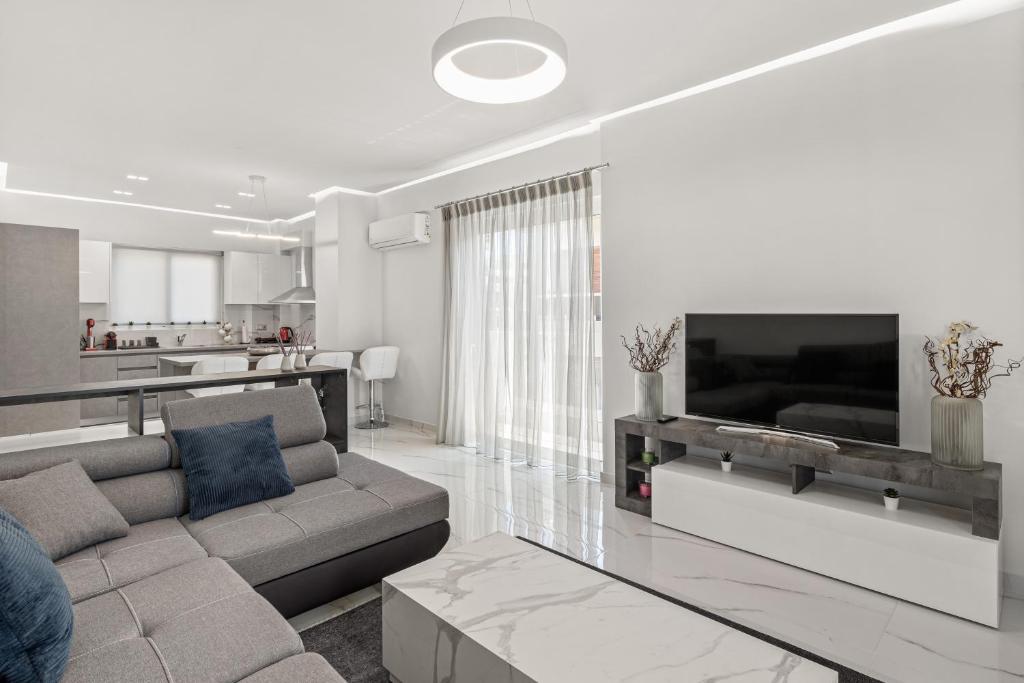 BillyMare central Glyfada apartment