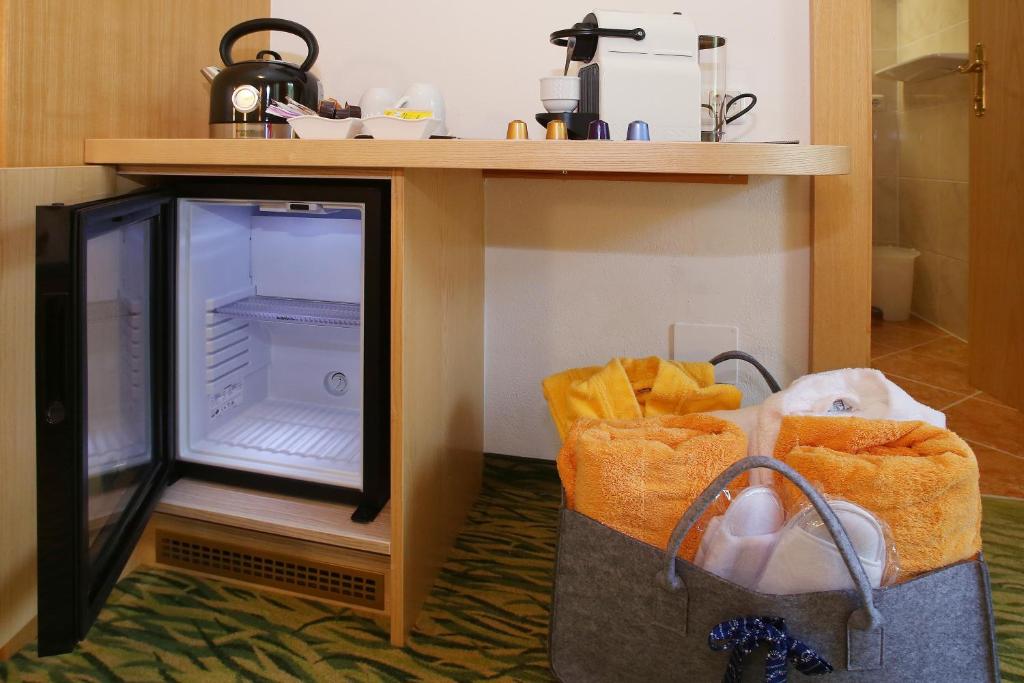 Kuchyň nebo kuchyňský kout v ubytování Hotel Eder Michaela