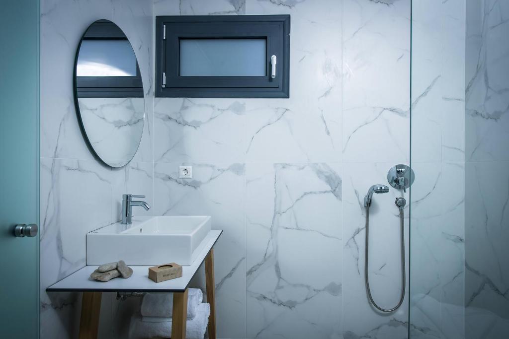 Koupelna v ubytování Maritime Suites