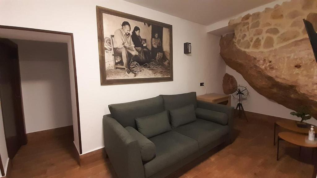 A seating area at Alojamientos Rurales Entre Rocas