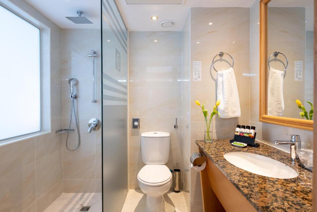 Constantinou Bros Athena Beach Hotel - Верхняя комната с видом на море