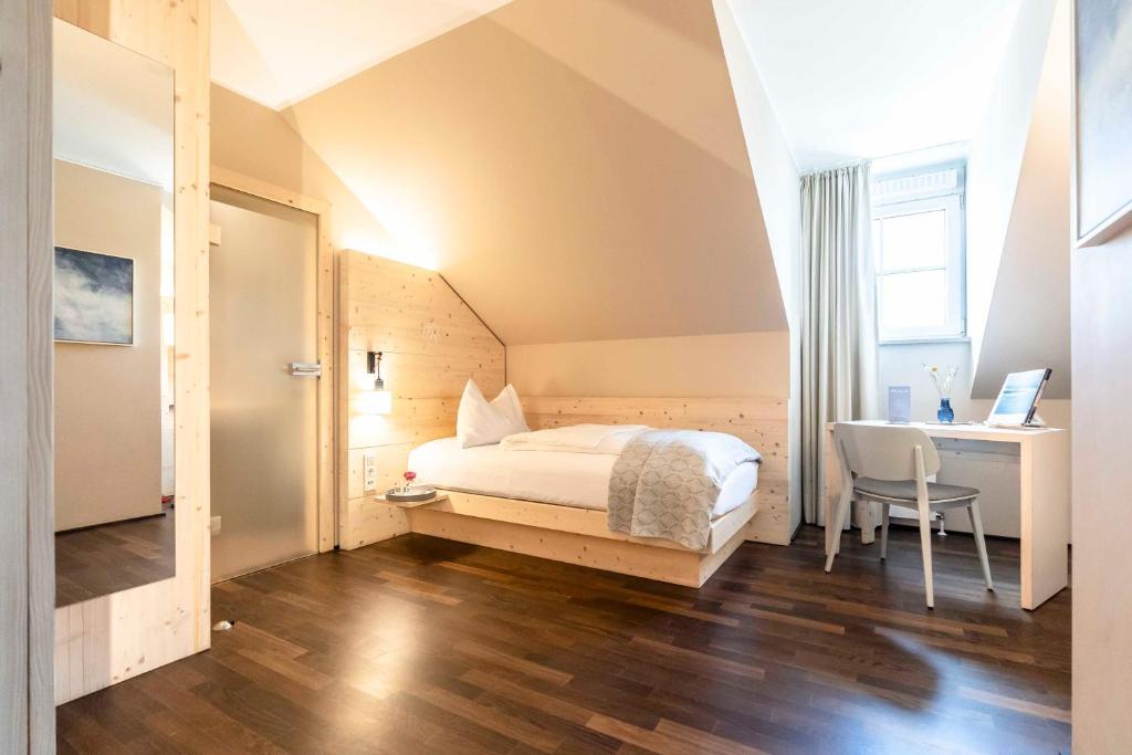 Feldmochinger Hof - Resim 19