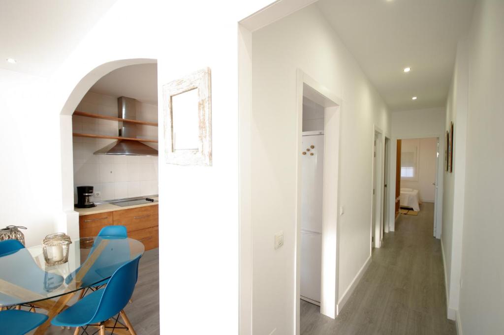 Kuchyňa alebo kuchynka v ubytovaní Livingtarifa Apartamento Coco