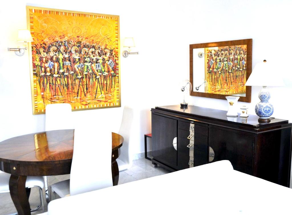 MONDRIAN Luxury Suites & Apartments Market Square I - Deluxe Suite With Market Square View (60 M2)