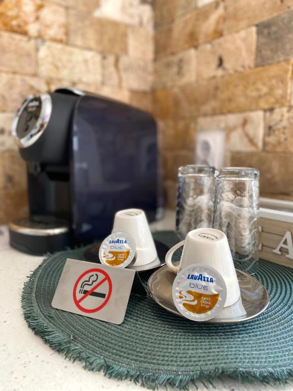 Coffee and tea making facilities at Snow Sheep apART - апартамент с две спални