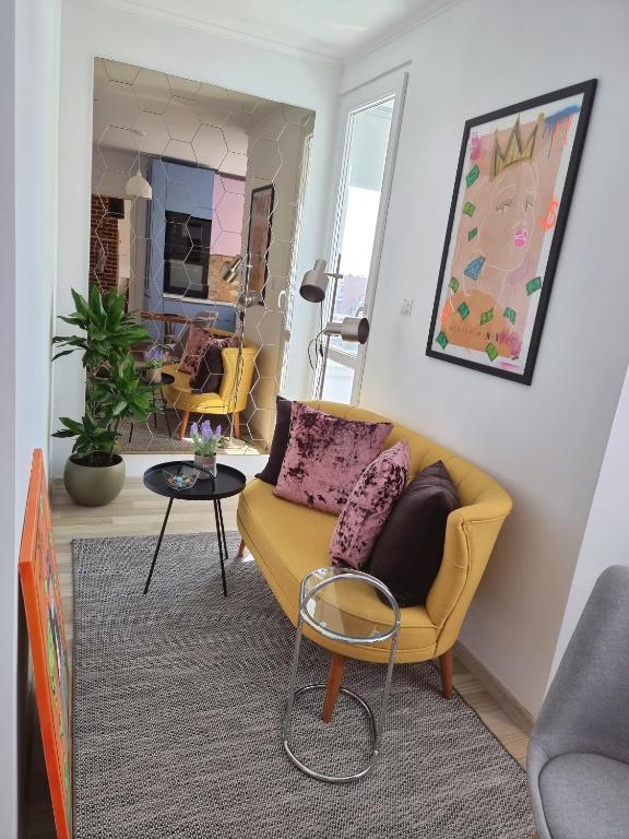 A seating area at Snow Sheep apART - апартамент с две спални