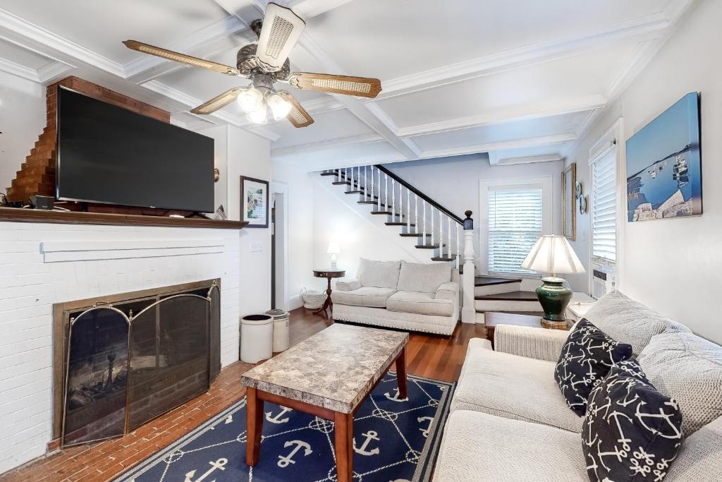 The Hoxie House, Old Orchard Beach (updated prices 2024)