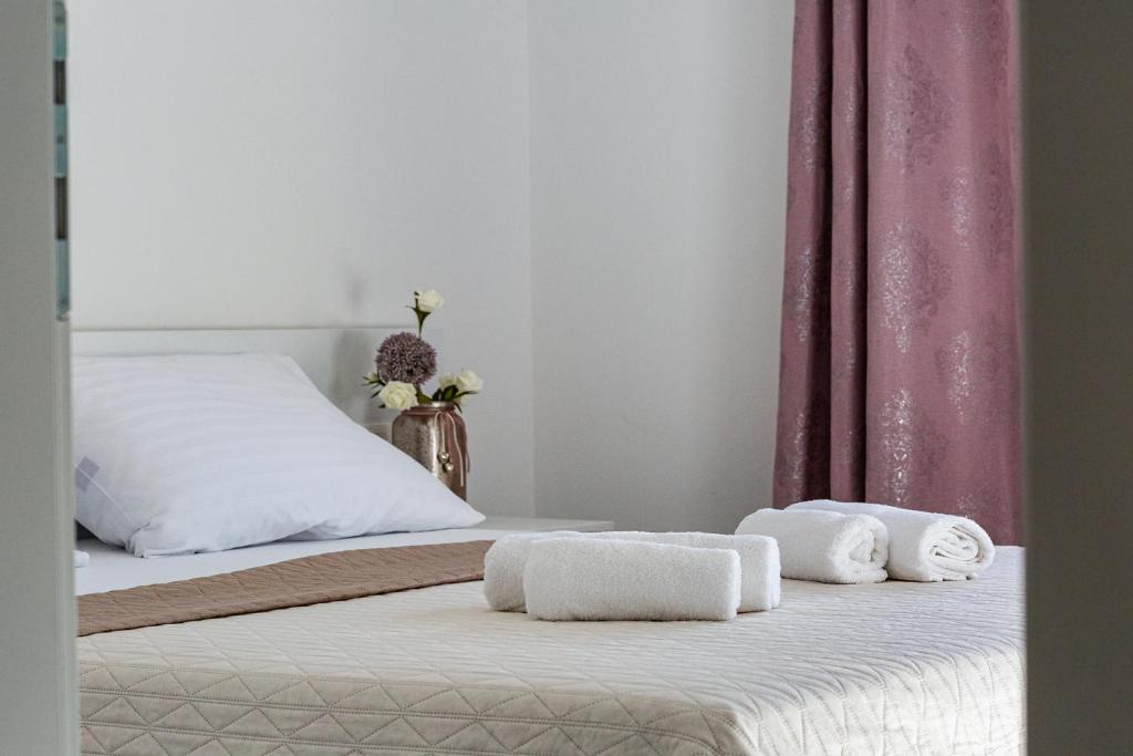 Ein Bett oder Betten in einem Zimmer der Unterkunft Green Point Paklenica