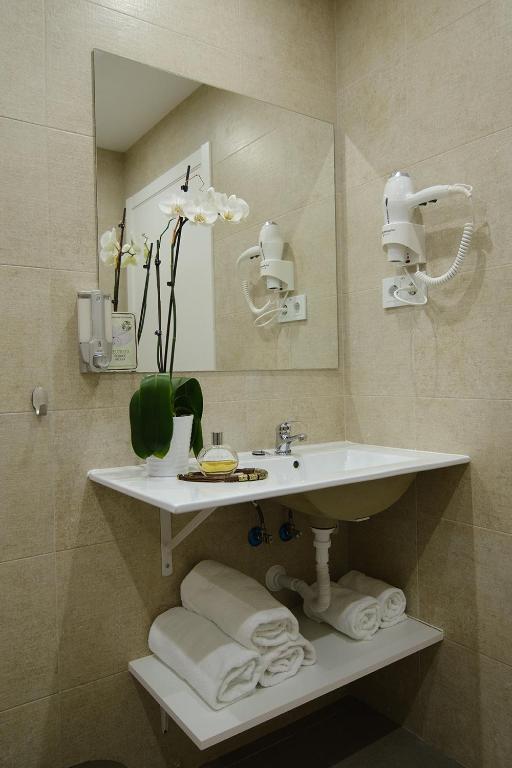 Hotel BESTPRICE Alcalá - 13