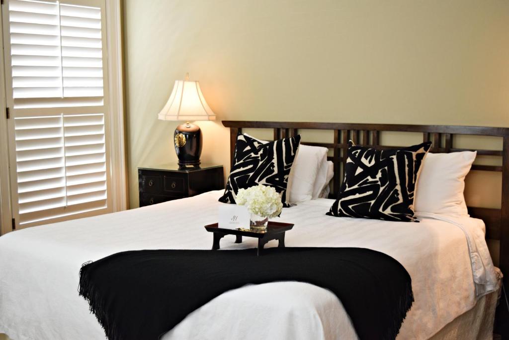 JH Adams Inn, Trademark Collection by Wyndham - 1 King Bed, Luxury Room, Non-Smoking