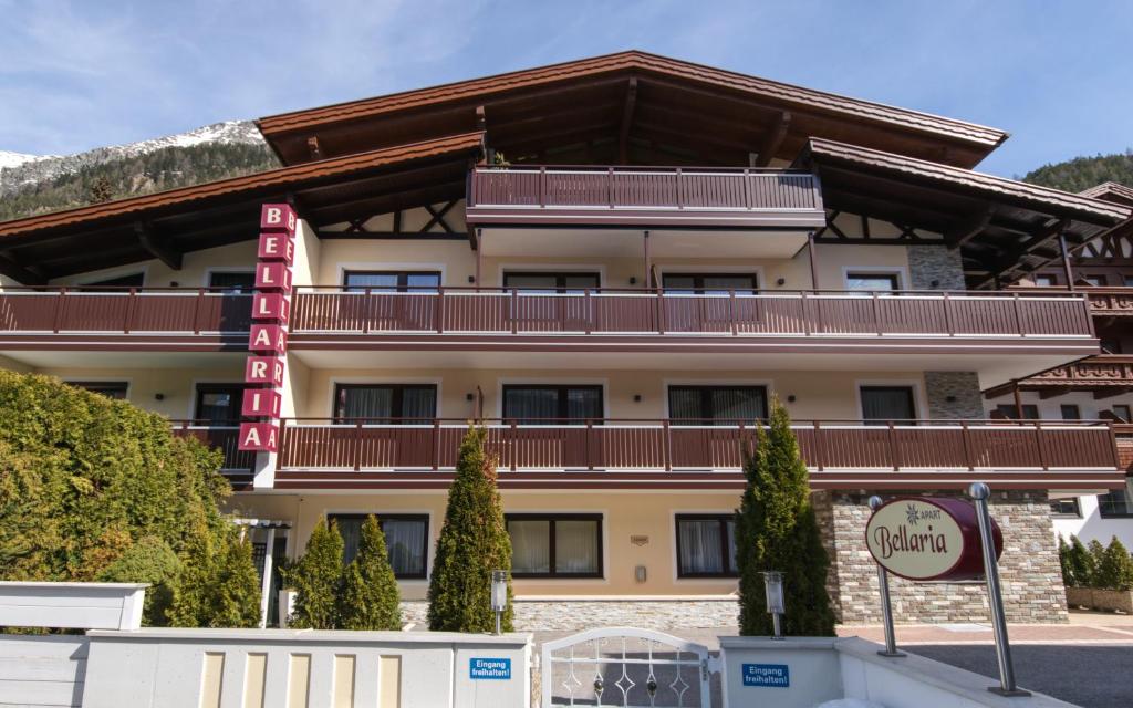 a view of the hotel from the street at Apart Bellaria in Sölden