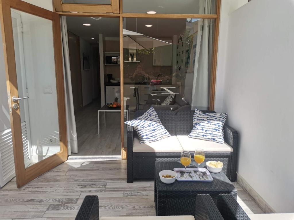SUNNY CACTUS GARDEN Apartment 150m from beach, fast Fiber Wifi, San  Bartolomé – Precios actualizados 2023