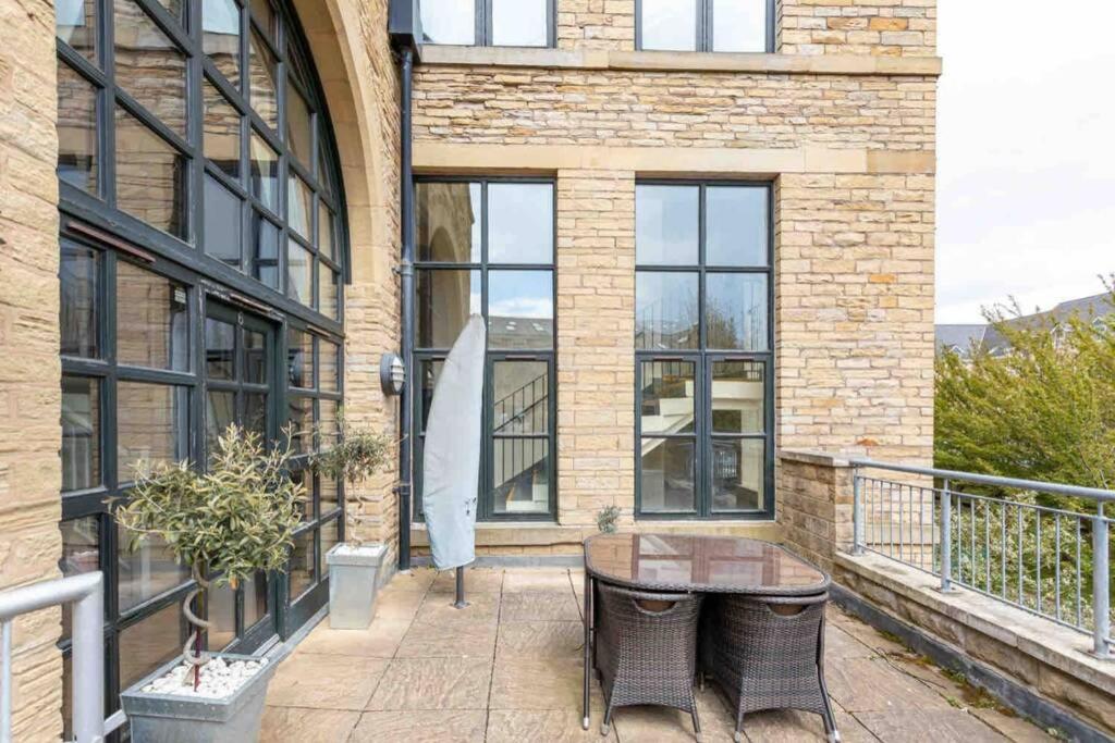 Characterful Mill Apartment with Free Parking