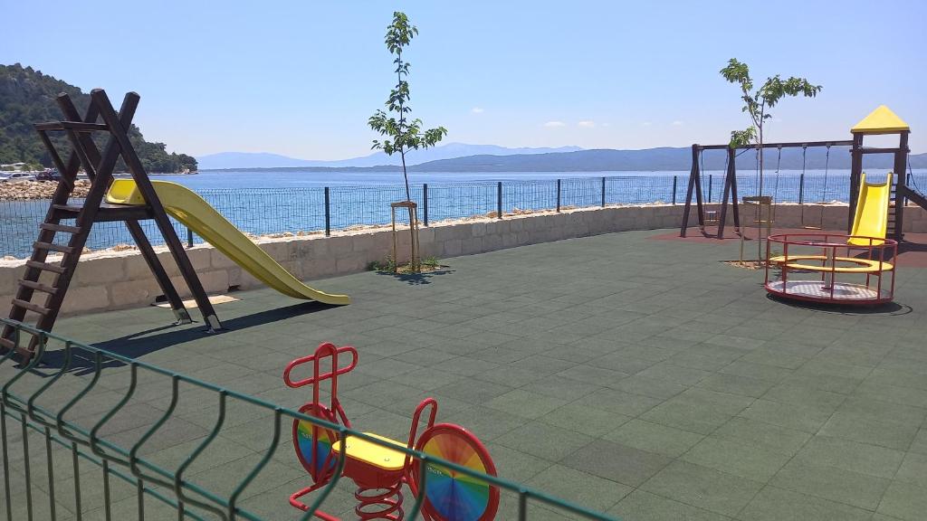 Fotografie z fotogalerie ubytování Apartmani Antonini 2 v destinaci Živogošće
