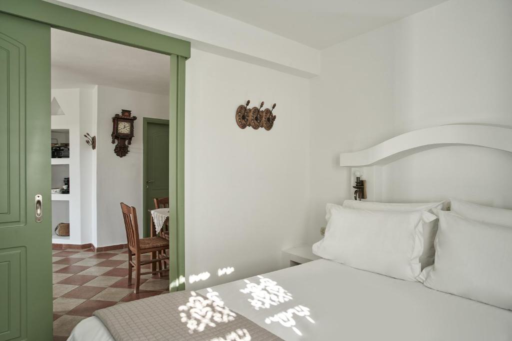 Glarakia Studios - 18