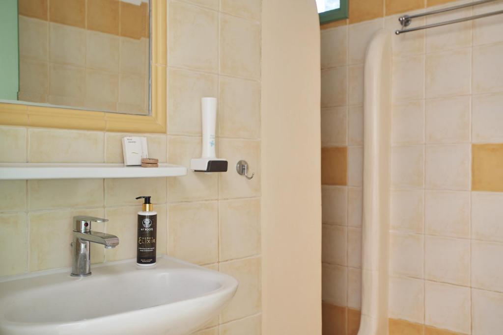 Glarakia Studios - 15