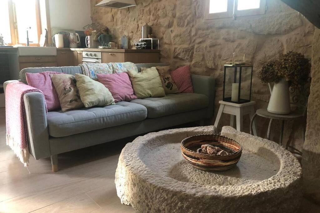 Posedenie v ubytovaní Villa Abad, finca rústica con casa y piscina