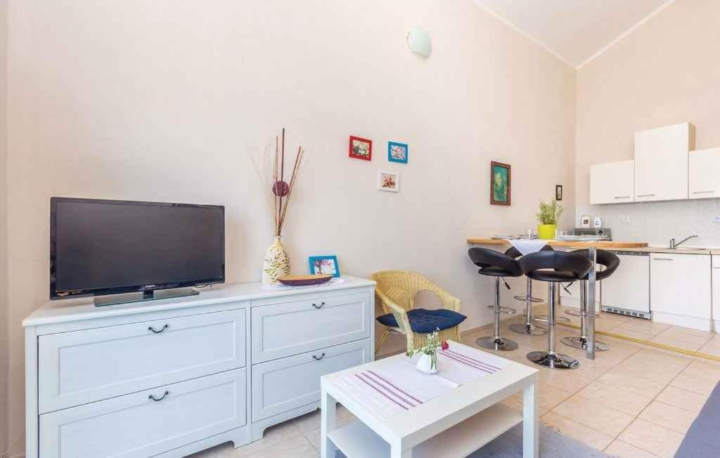 Kuchyň nebo kuchyňský kout v ubytování Apartments Karlobag/Velebit Riviera 34630