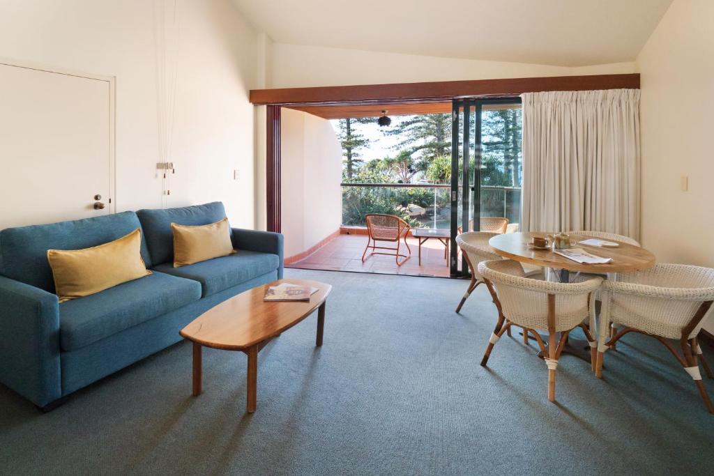 Beachfront Beach Hotel Resort - Suite Loft Avec Balcon
