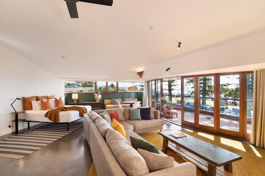 Beachfront Beach Hotel Resort - Suite Penthouse