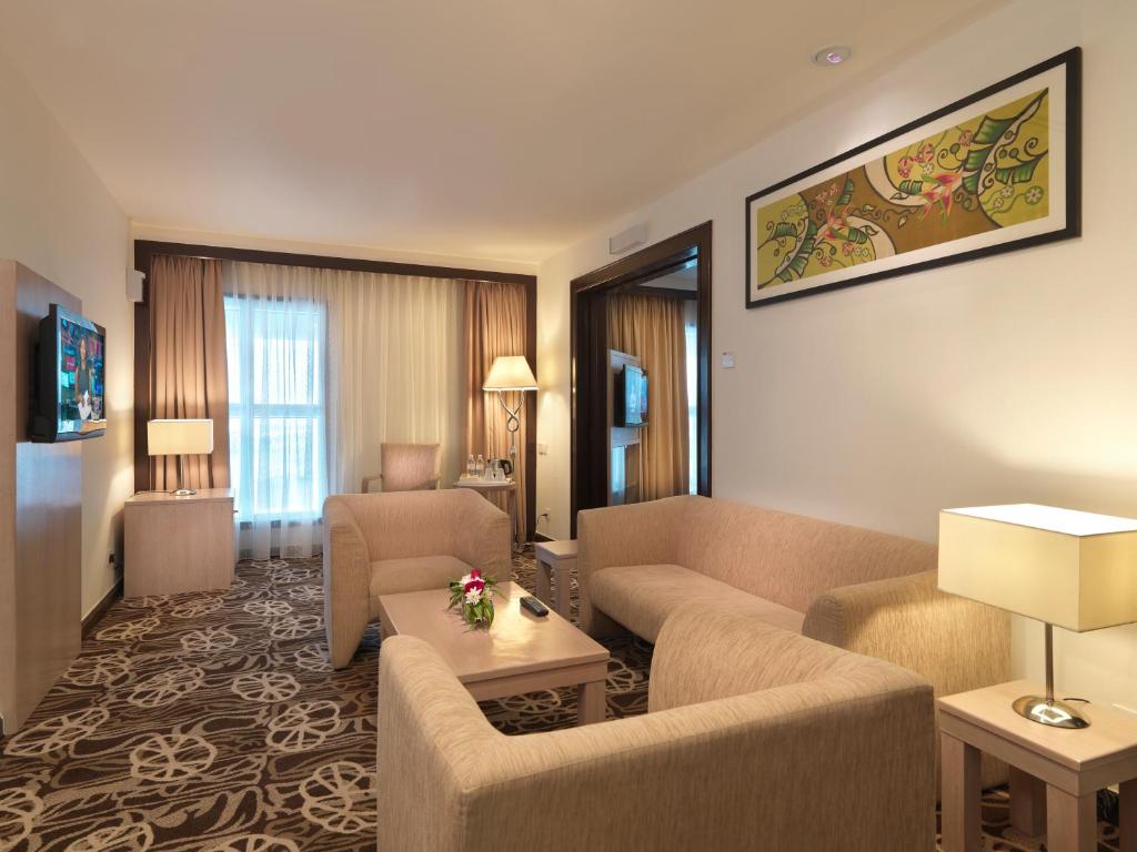 TV a/nebo společenská místnost v ubytování Sama-Sama Express KLIA Terminal 1 - Airside Transit Hotel
