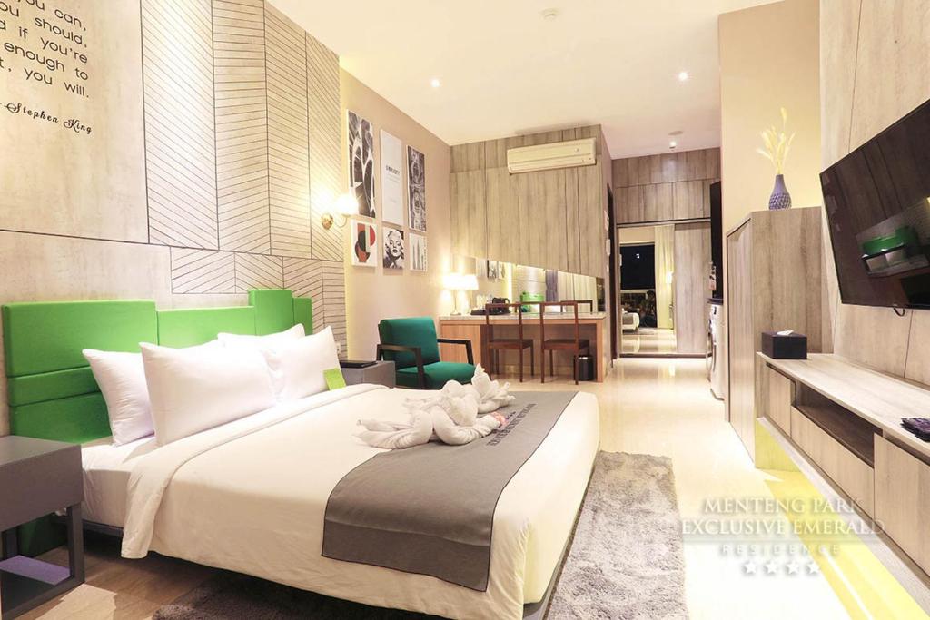 Menteng Park Exclusive Emerald - Deluxe Apartment