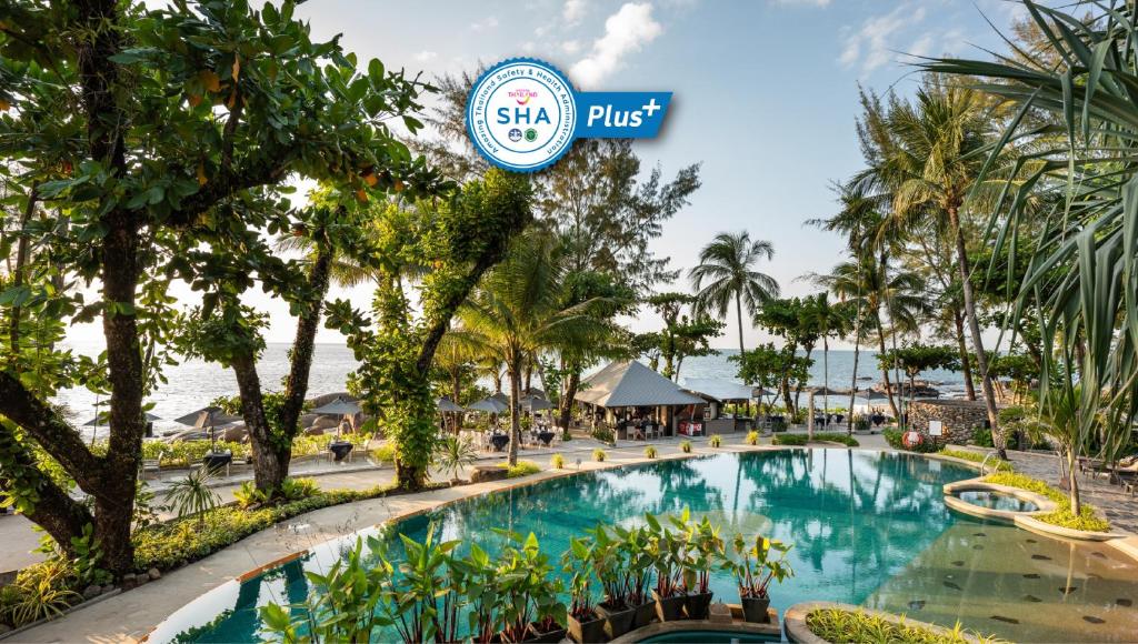 Bazén v ubytování Moracea by Khao Lak Resort - SHA Extra Plus nebo v jeho okolí