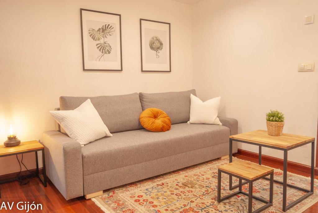 AV Gijón Cangas de Onís 3, Gijón (updated prices 2024)