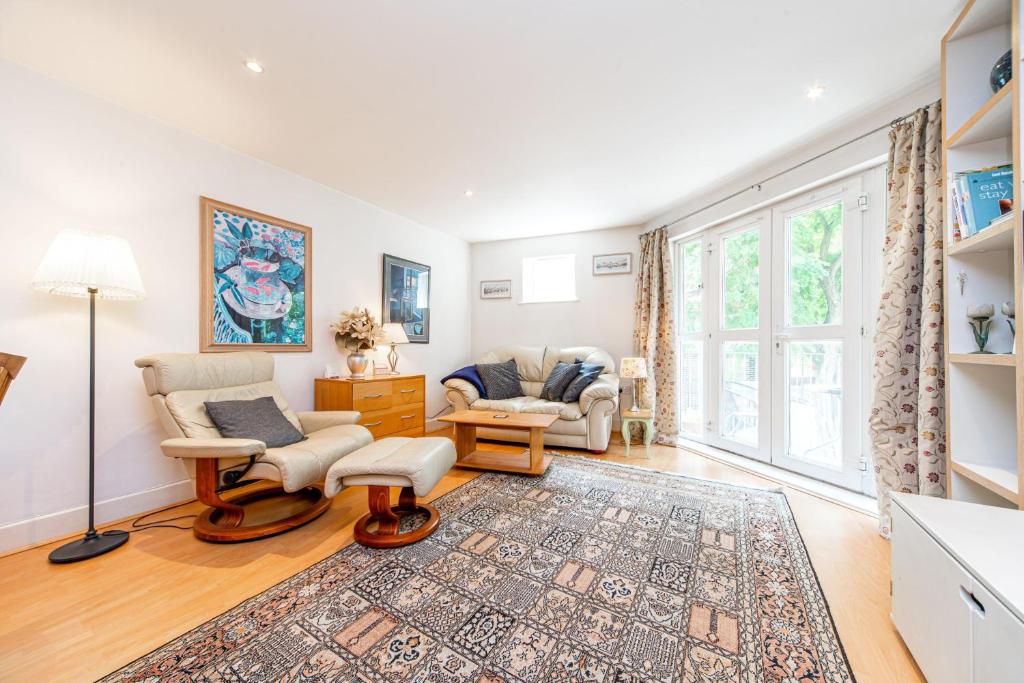 Pass the Keys Delightful Apartment close to river in SE16
