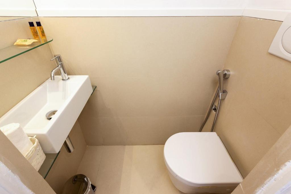 Kúpeľňa v ubytovaní Rome As You Feel - Fontanella Borghese Luxury Apartment