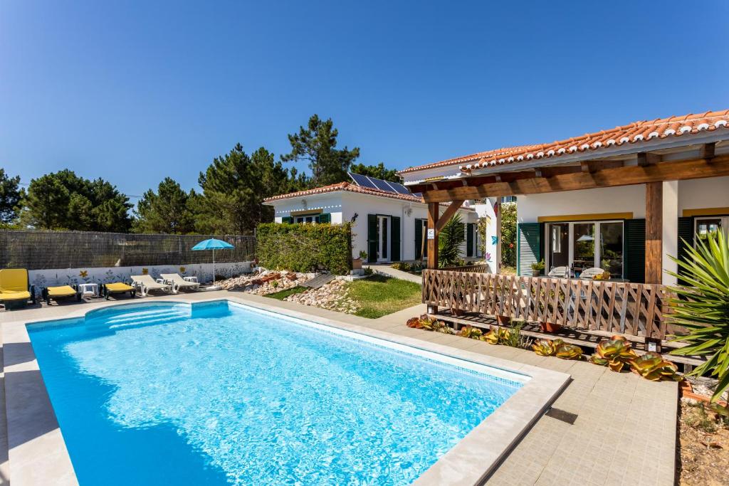 Casa May - Spacious family home with great outdoors!