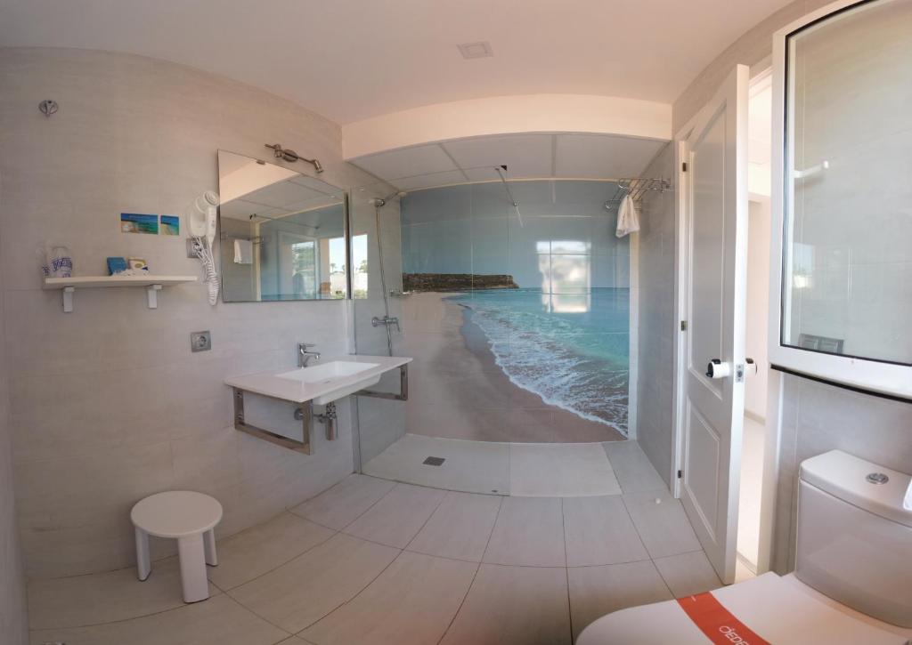 Hotel Arenas de Son Bou, Spain - Booking.com