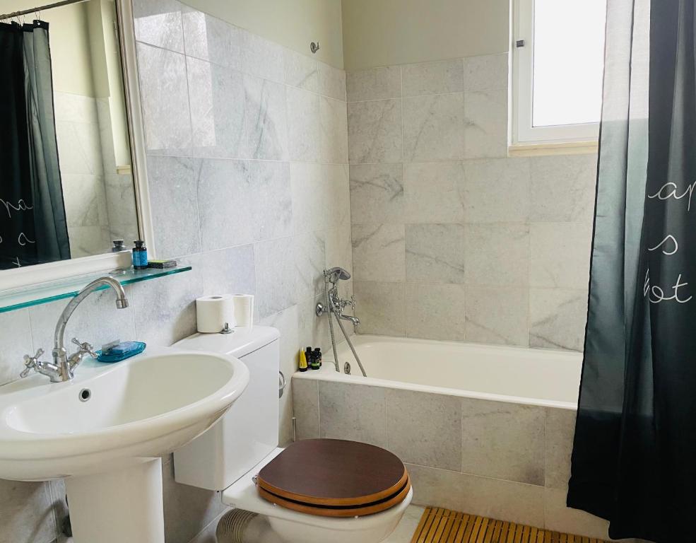 Rex Hotel - Bebeka's - Deluxe Double Room With Balcony