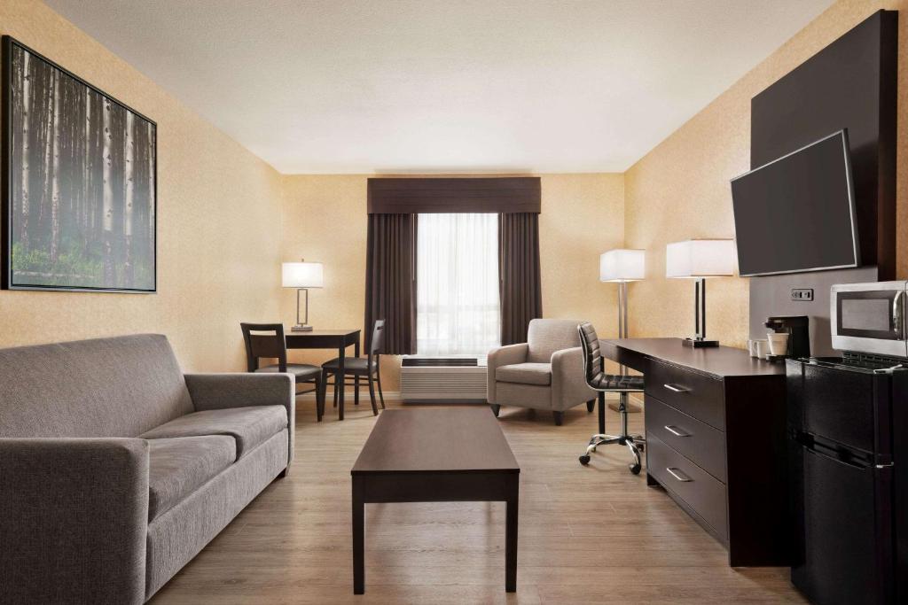 Days Inn by Wyndham Saskatoon - Resim 26