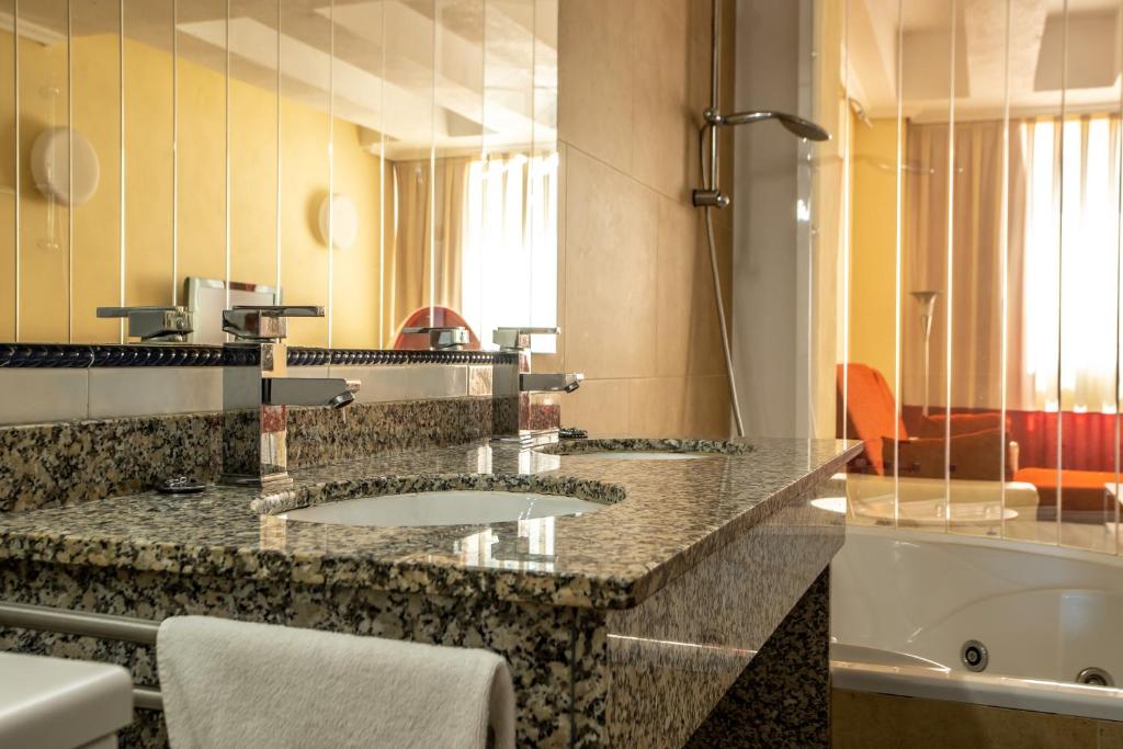 Kúpeľňa v ubytovaní Hotel Apartamentos Mojácar Beach